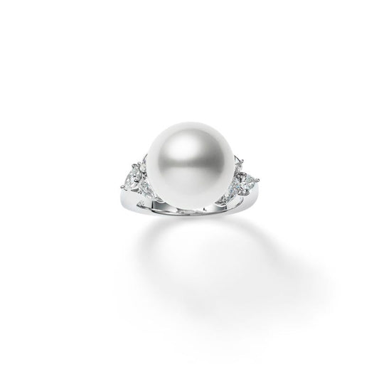 White South Sea Cultured Pearl and Diamond Ring set in Silver