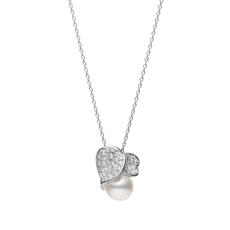 Les Pétales Place Vendôme Zhuji Cultured Pearl and Diamond Pendant In Silver