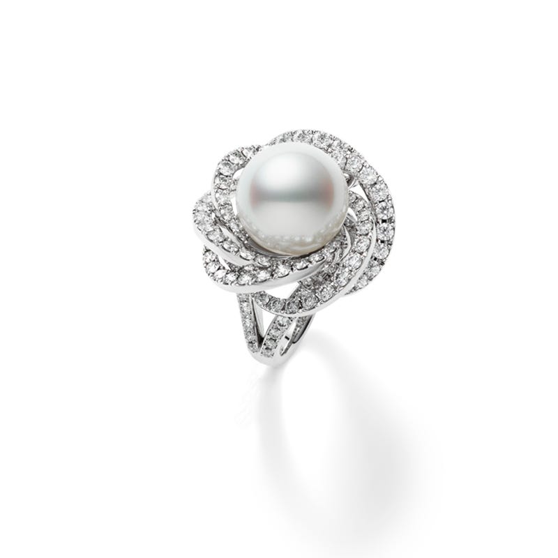 White South Sea Cultured Pearl and Diamond Circle Ring