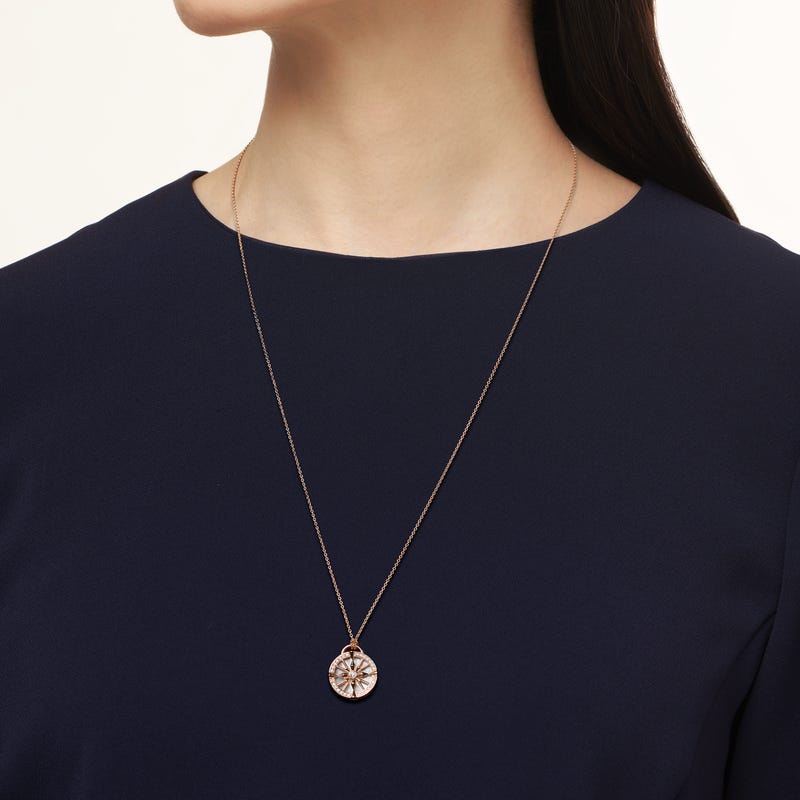 LUCKY ARROWS Mother of Pearl Pendant In Pink