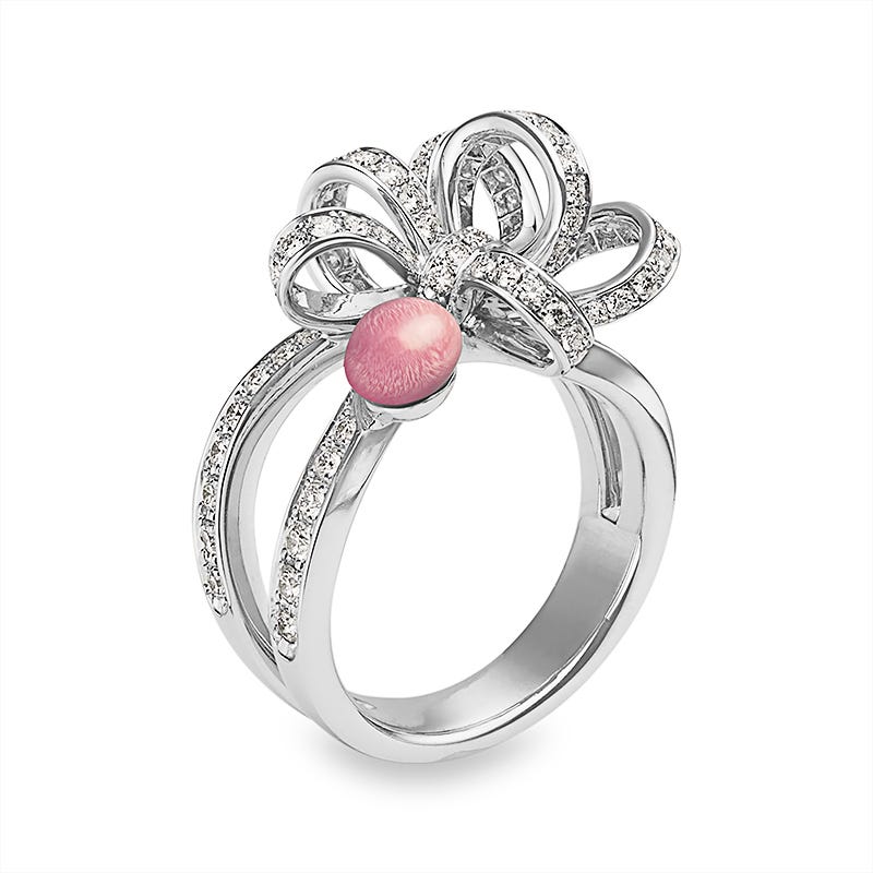 Jeux de Rubans Conch Pearl and Diamond Ring